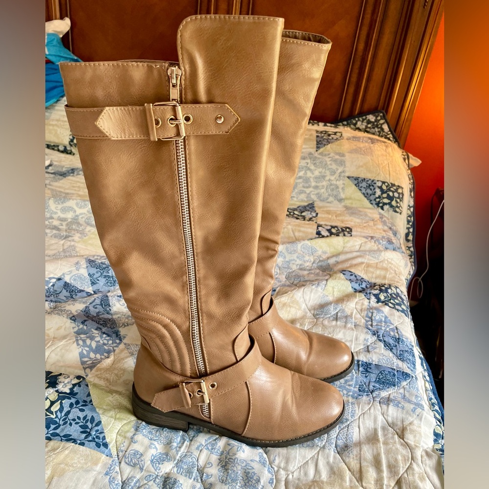 Fall boots! 🍁 Size 7